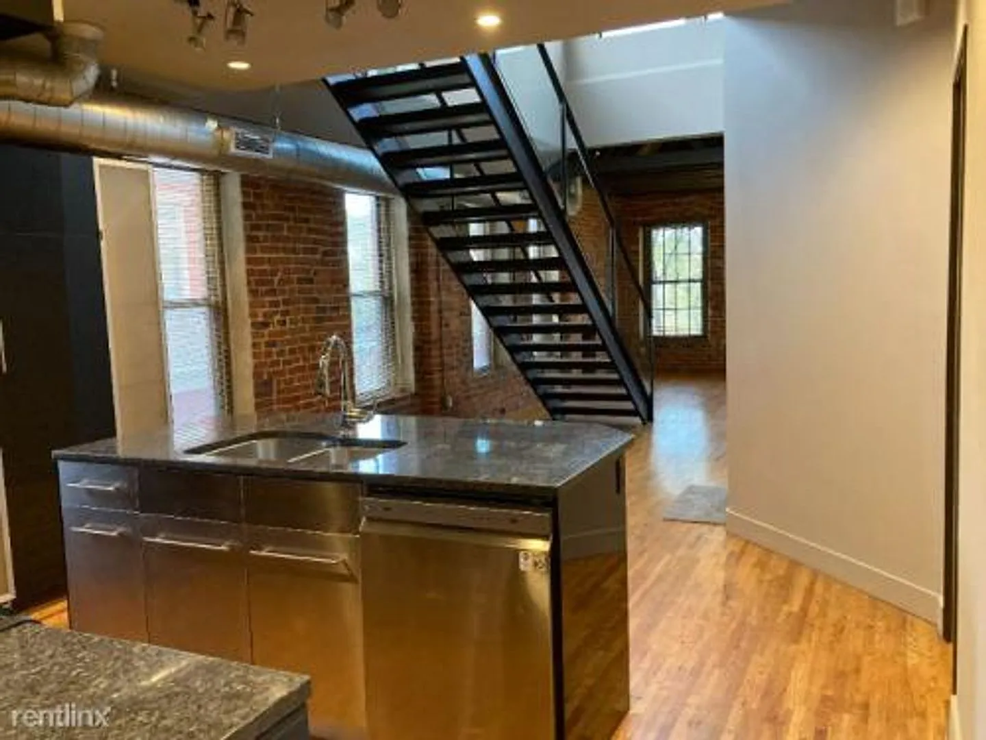 1820 Washington Street — Photo 2