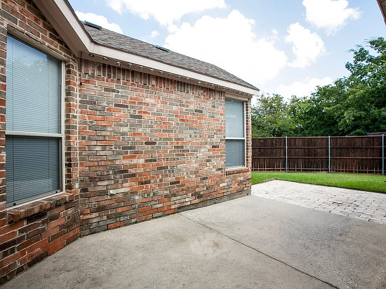 2221 Briary Trace Ct — Photo 24