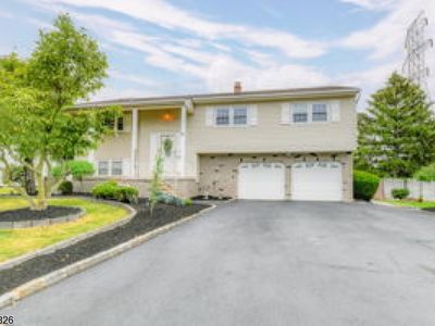 18 Kuberski Dr, Sayreville, NJ, 08872