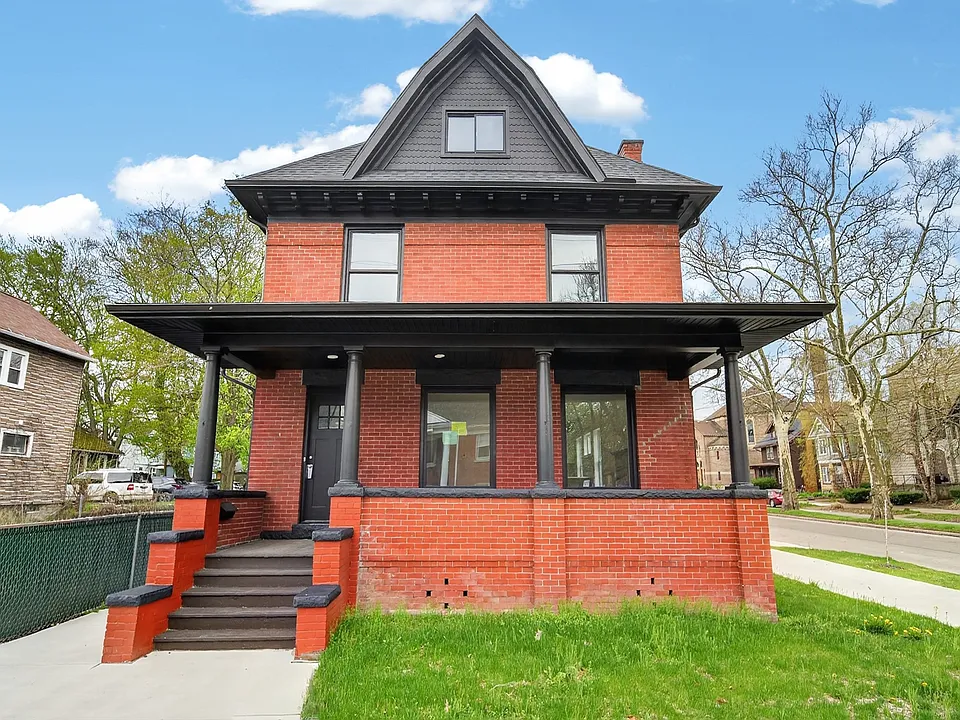 729 W 9th St