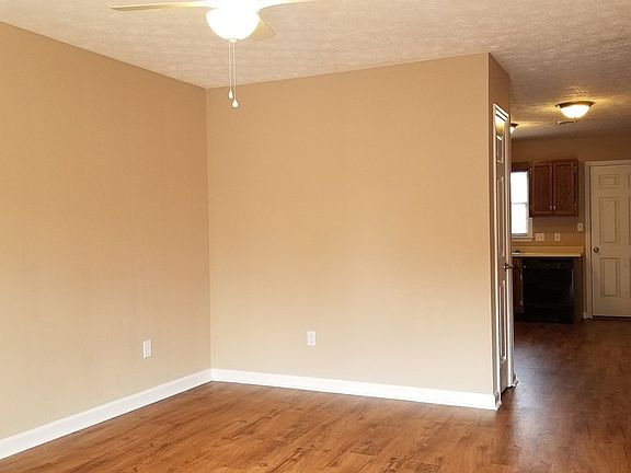 2nd image of 316 Jones Ln APT 18