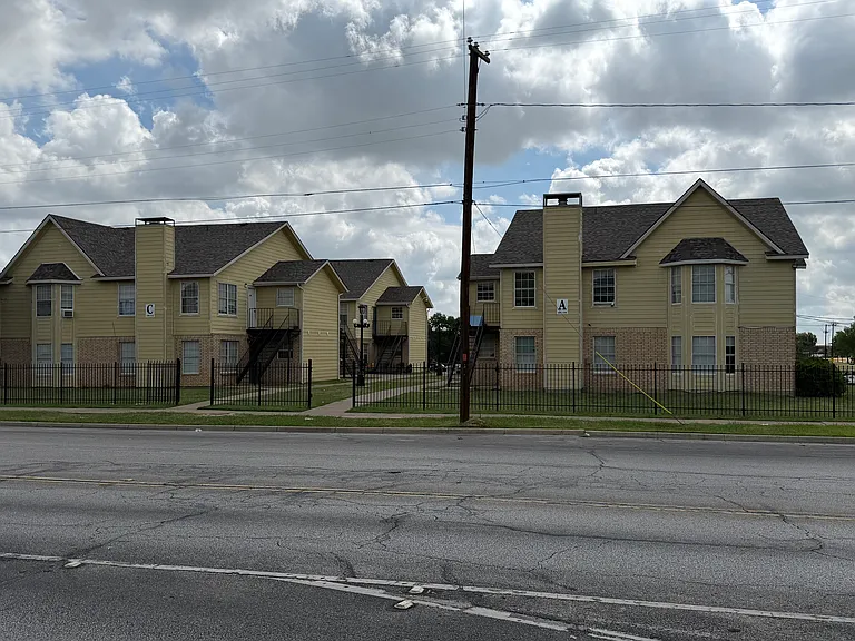 320 S Center St #114 — Photo 17