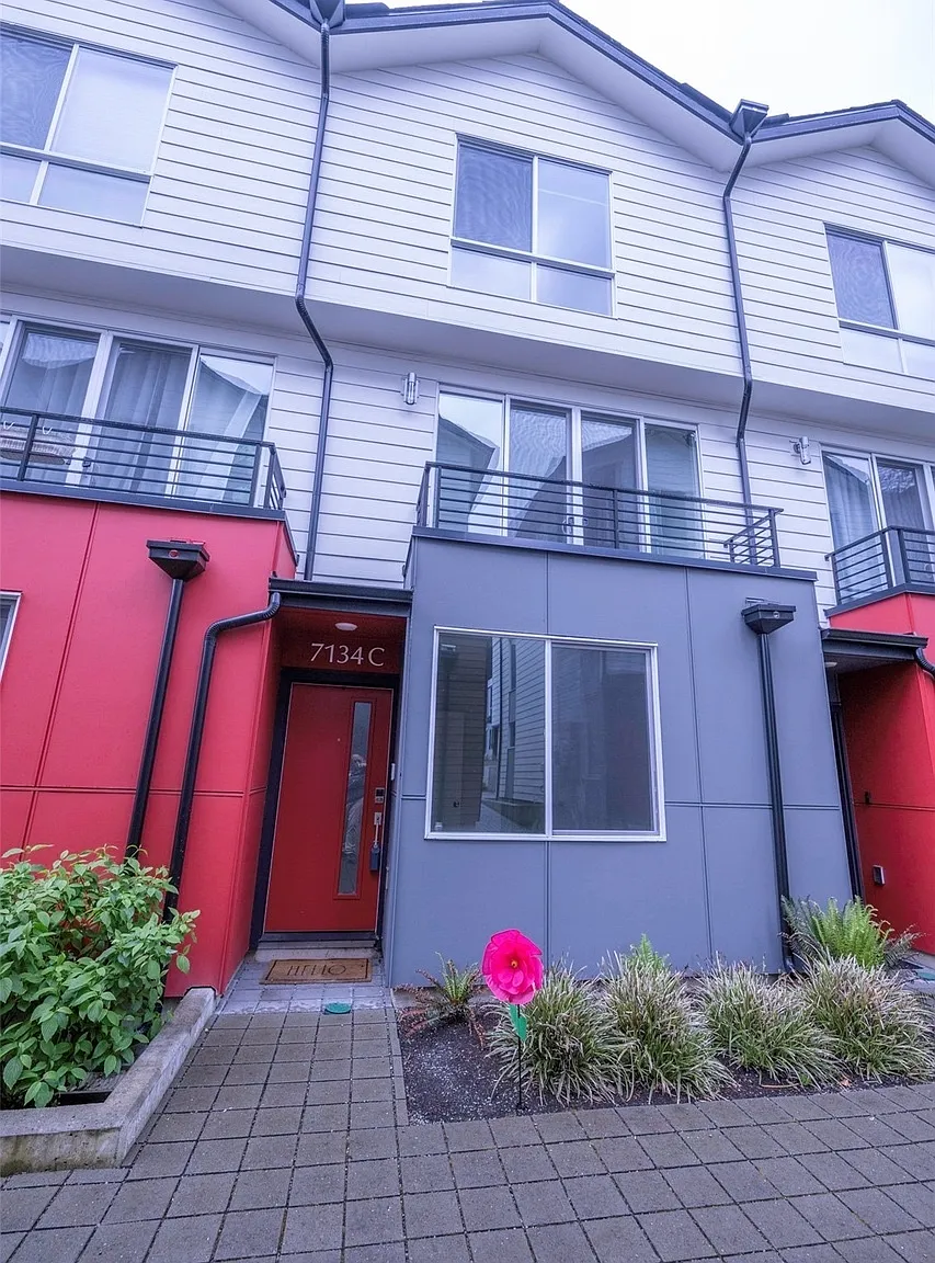 7134 Beacon Ave S — Photo 1