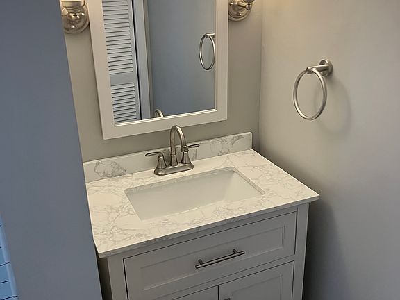 5th image of 377 Indian Church Rd APT 2