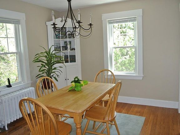 4th image of 12 Sunnyside Ave #12