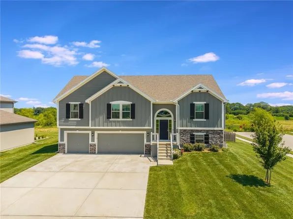 6020 NE 120th St, Kansas City, MO 64156