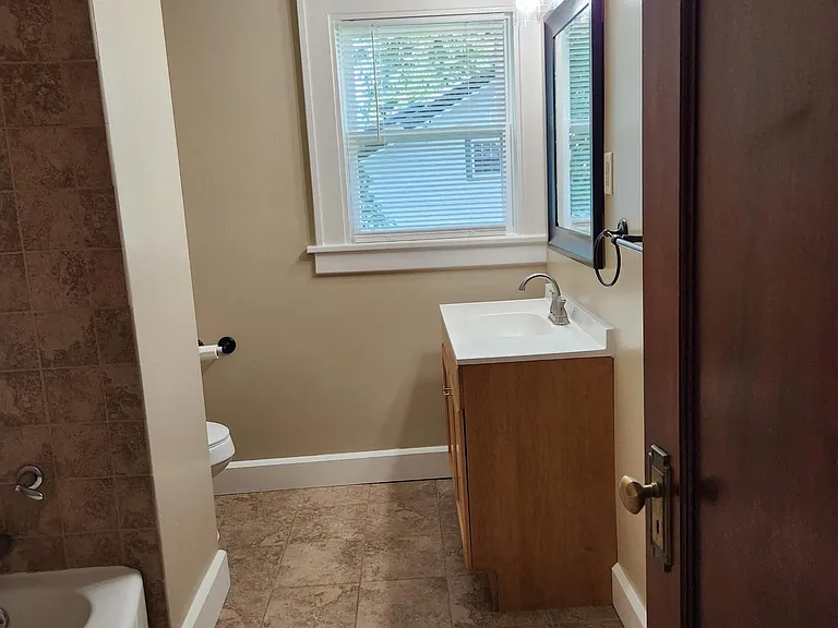 860 Parkway Blvd — Photo 8