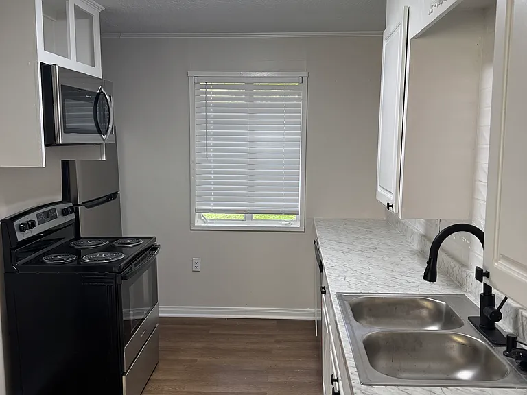 302 Mamie St — Photo 11