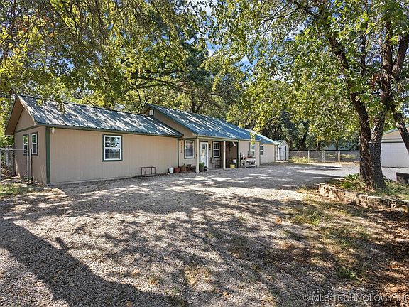 4th image of 233 Joy Ln