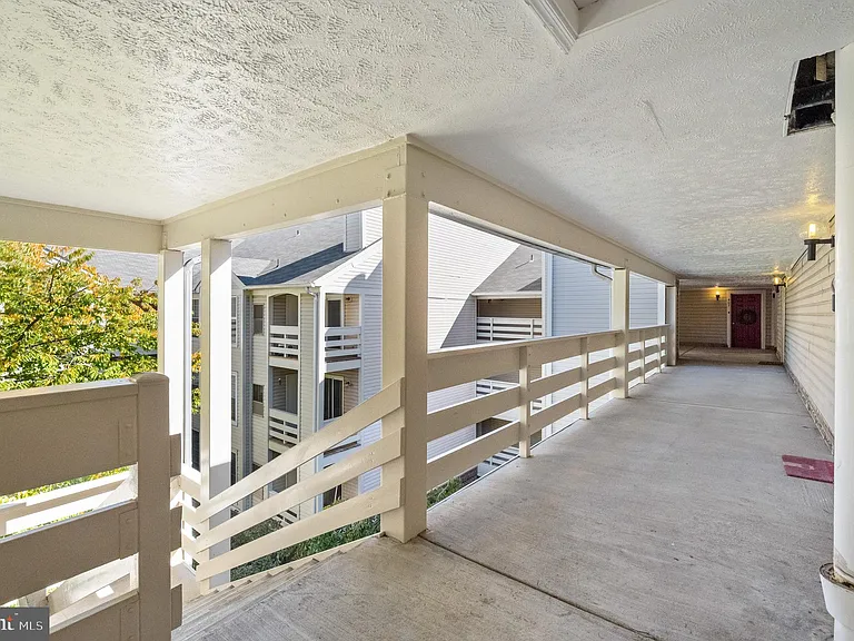 240 S Reynolds St #411 — Photo 5