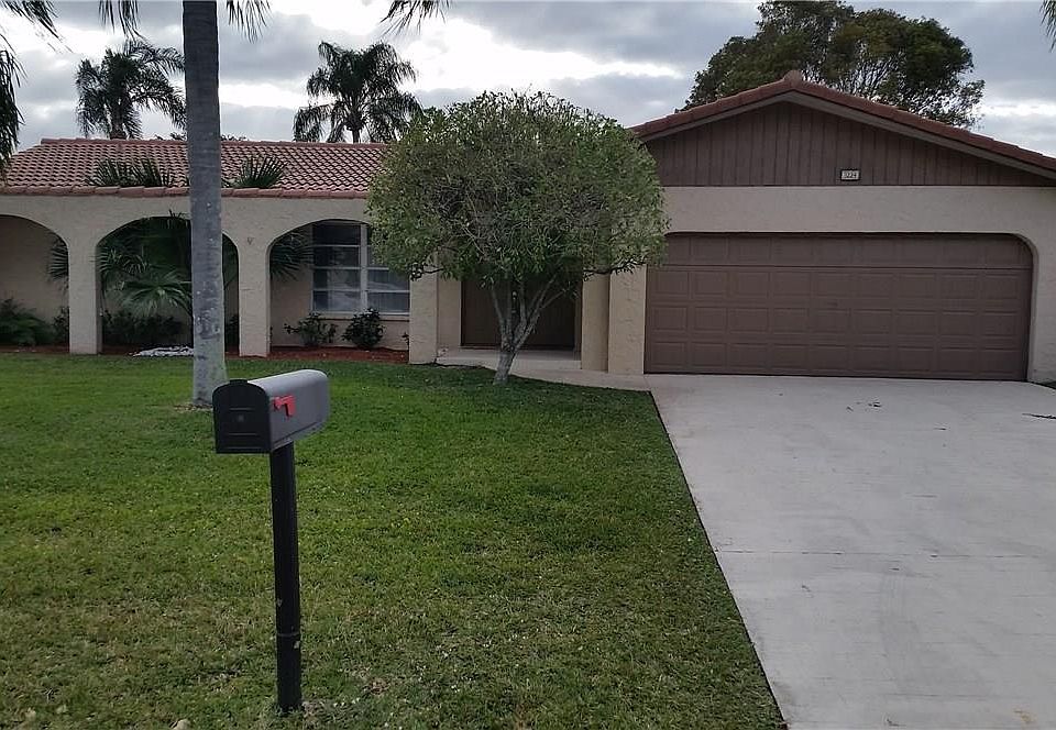 1st image of 3202 NW 118th Ln