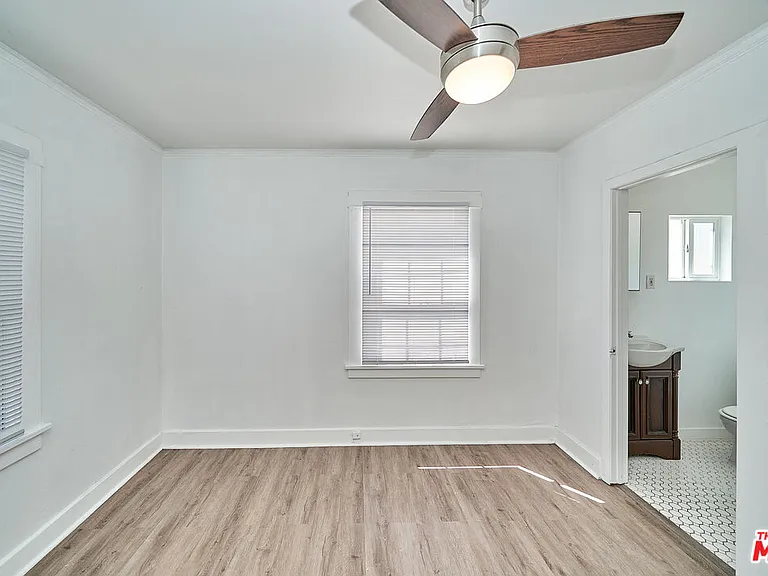 1329 S Tremaine Ave — Photo 24