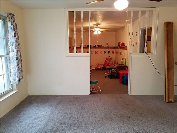 3rd image of 651 Thrush Ave