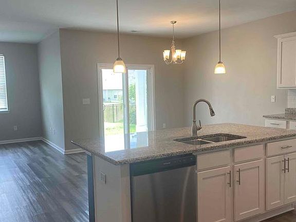 5th image of 956 Laurens Mill Dr