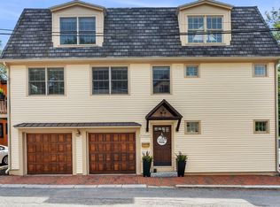 37 1/2 Federal St, Newburyport, MA 01950