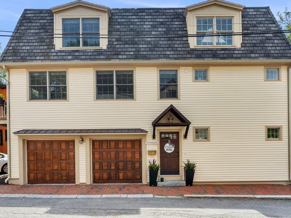 37 1/2 Federal St, Newburyport, MA 01950