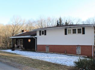 735 Old Buckeye Rd, Buckeye, WV 24924