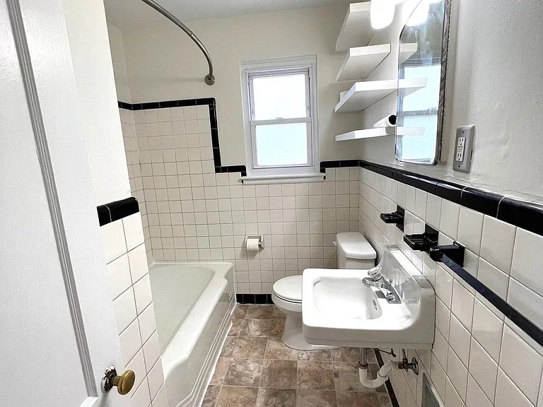 1907 Columbia Ave — Photo 11