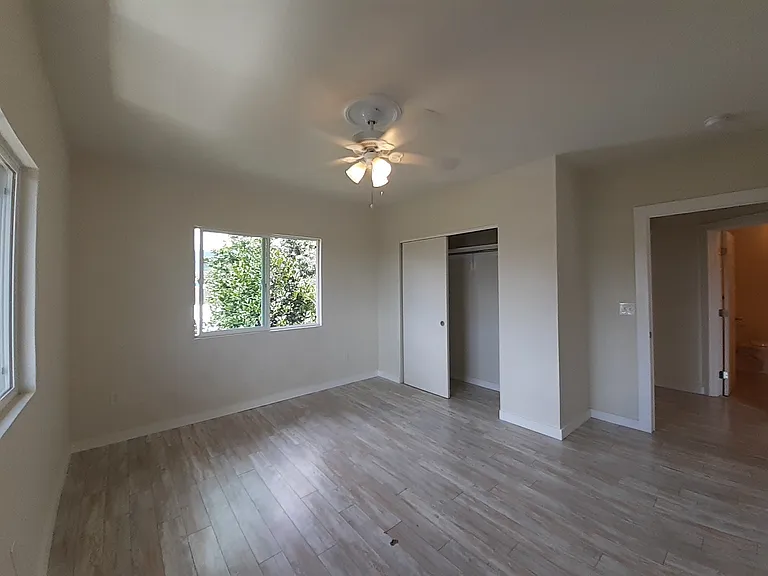 1915 Kalihi St #1 — Photo 13