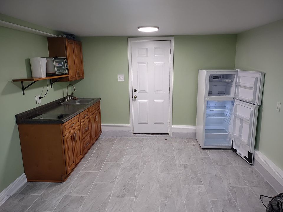 1st image of 2324 Cambronne St