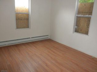 27-29 N Munn Ave, Newark, NJ 07106