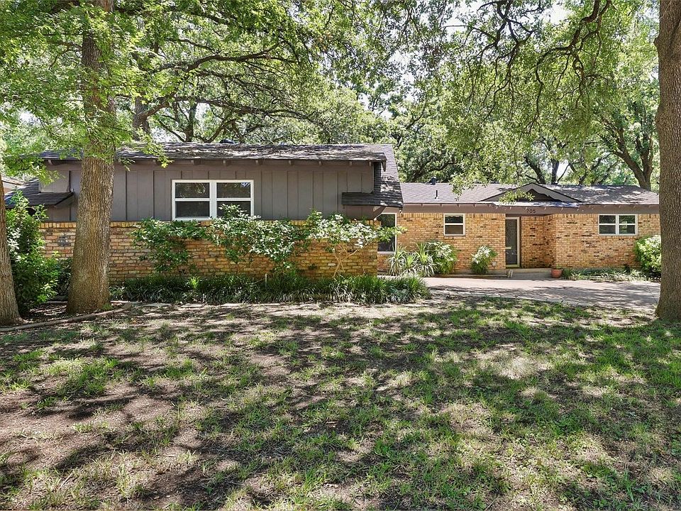 1st image of 705 Oakwood Dr