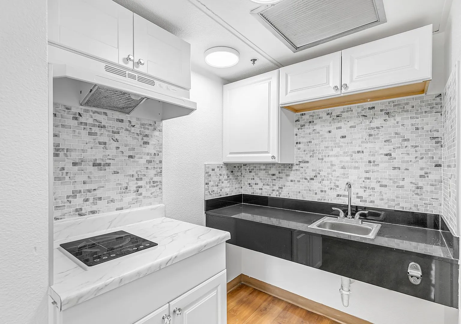 1516 Newbury Rd — Photo 3