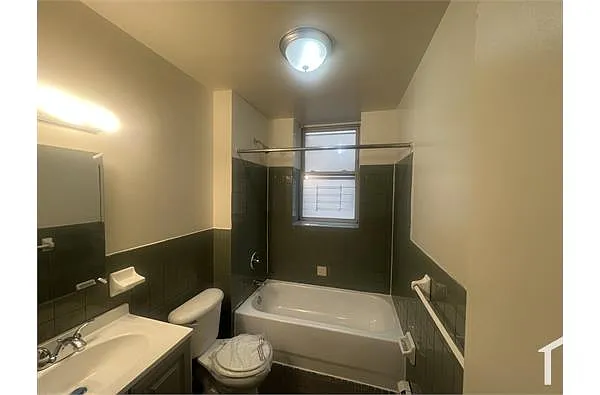 Building Photo - 9-15 Fabyan Pl #3C