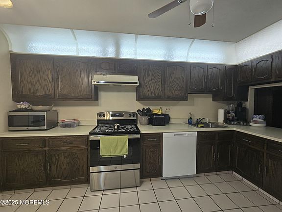5th image of 222 Medford Ct Unit C