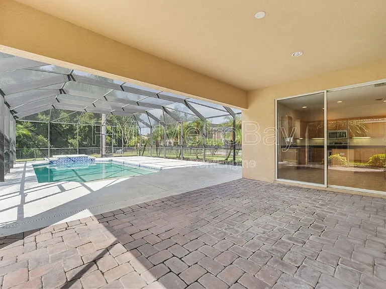 10886 Cory Lake Dr — Photo 43