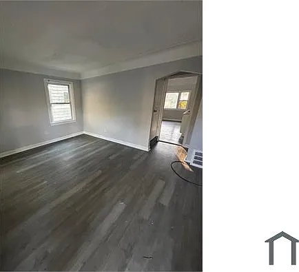 3 bed, $1,695 — Photo 1