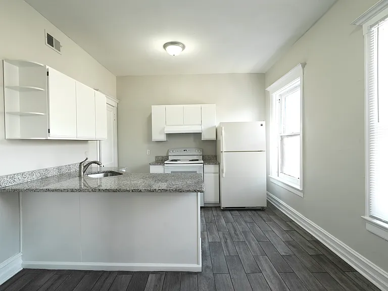 1478 Saint James Ct #5 — Photo 2