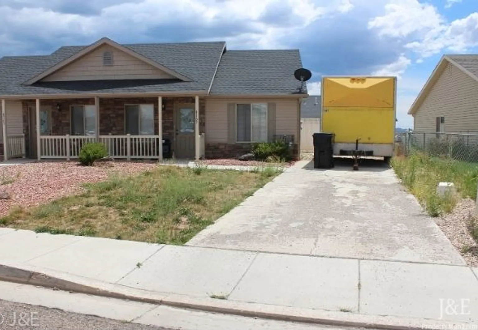 Duplex near Iron Springs Elementary — Photo 4