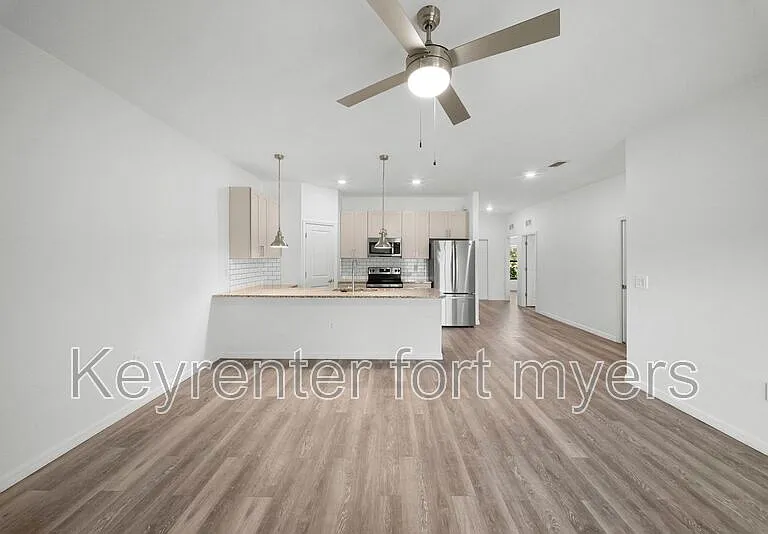 26483 Sandhill Blvd — Photo 12