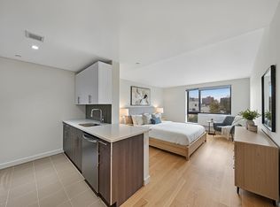 4472 11th St APT A504, Long Island City, NY 11101