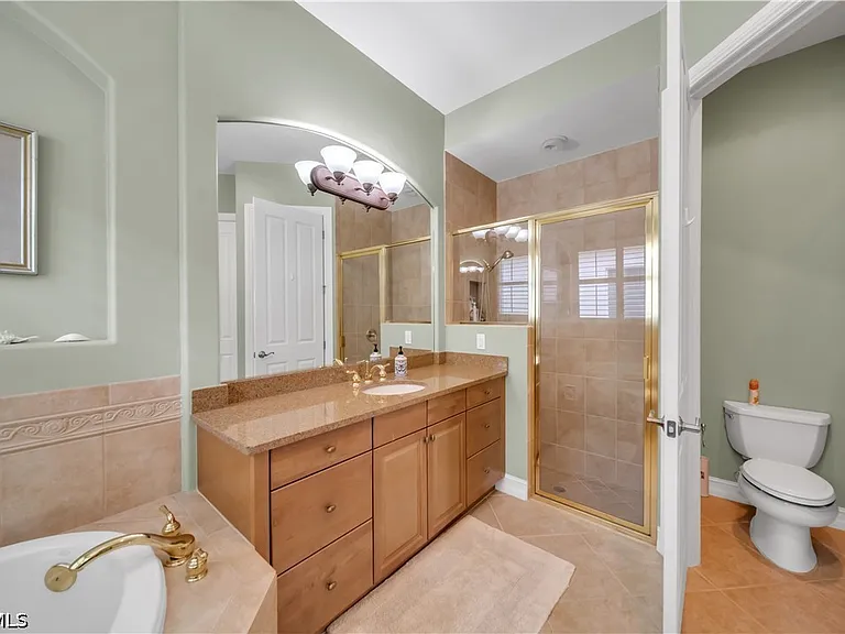 7672 Sussex Ct — Photo 18
