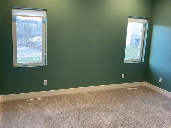 4th image of 2724 Greenhill Dr