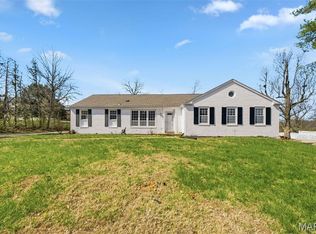 1050 Kehrs Mill Rd, Ballwin, MO 63011