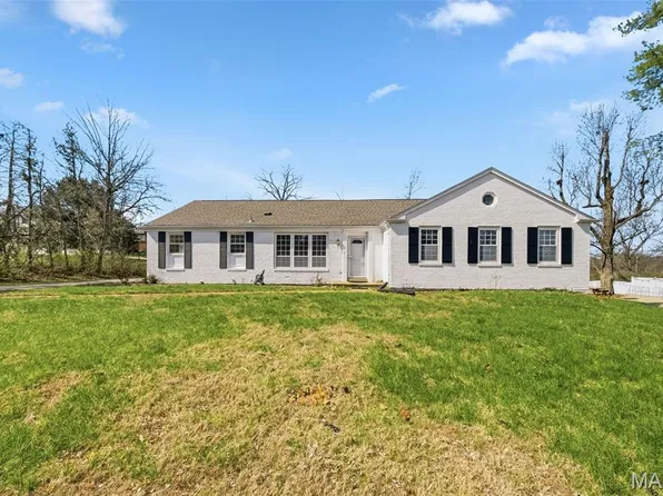 1050 Kehrs Mill Rd, Ballwin, MO 63011