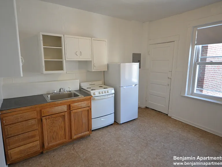 1381 Commonwealth Ave #8 — Photo 2