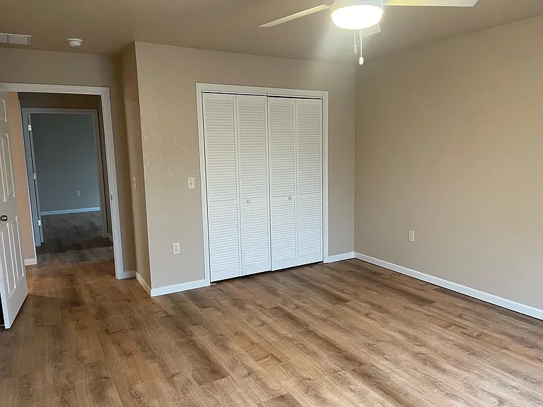 2270 Breezewood Ave — Photo 10