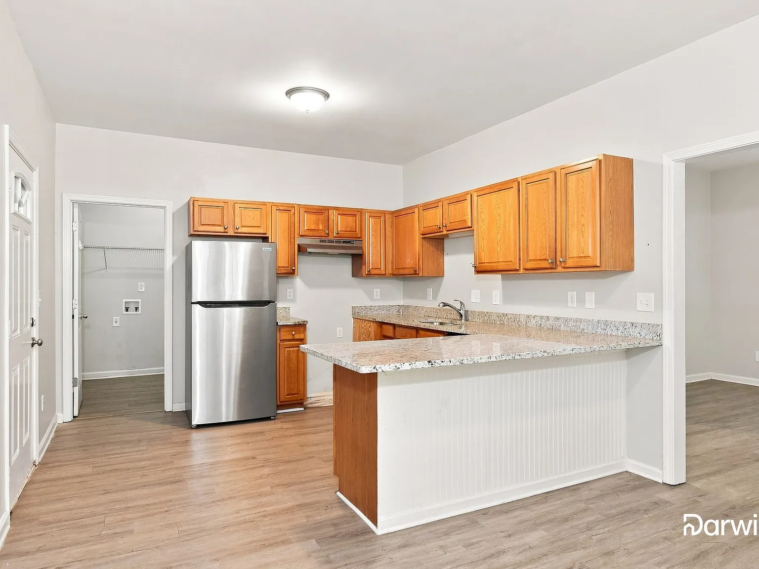 4 bed, 2.0 bath, 1274 sqft, $1,720 — Photo 2