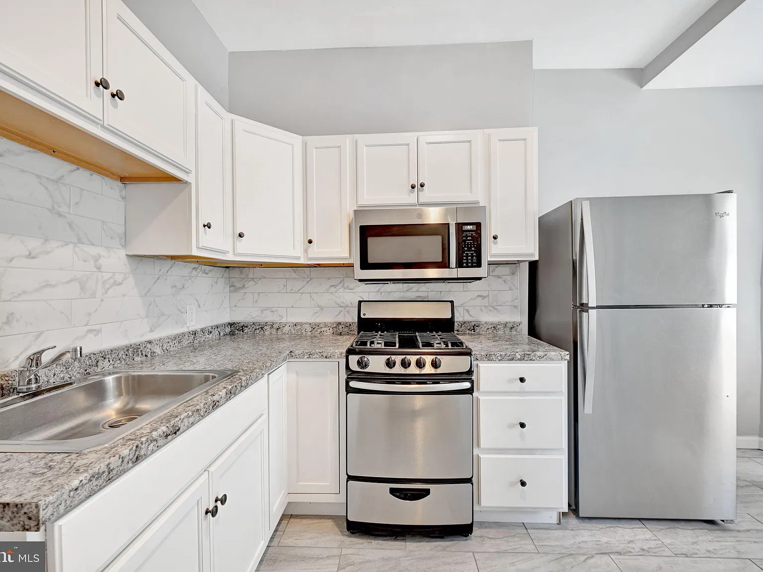 1 bed, 1.0 bath, 1200 sqft, $1,400 — Photo 1