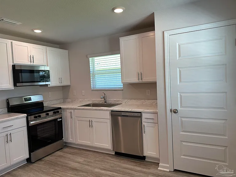 6497 Firefly Dr — Photo 7