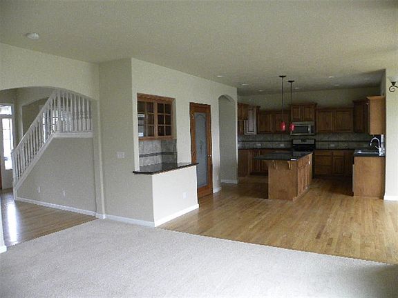 4th image of 1925 S Shamrock Dr