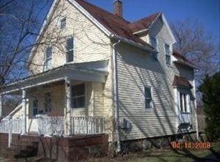 107 Hayes St, Harvard, IL 60033