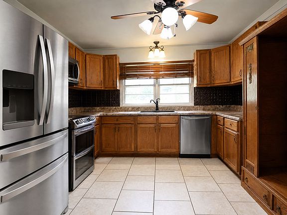 5th image of 165 Smith Ln