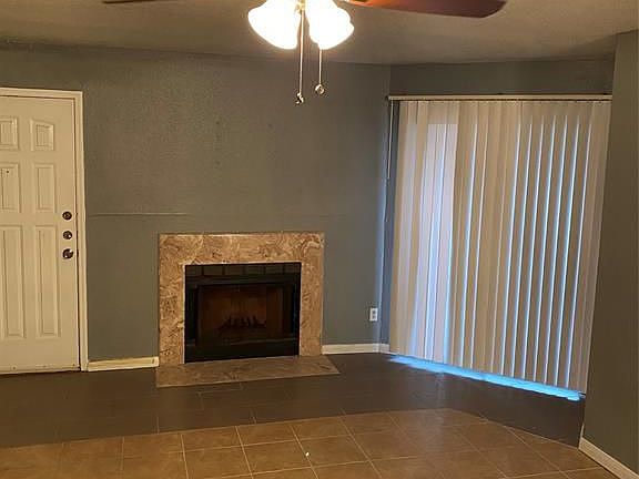 2nd image of 9700 Leawood Blvd #2/205