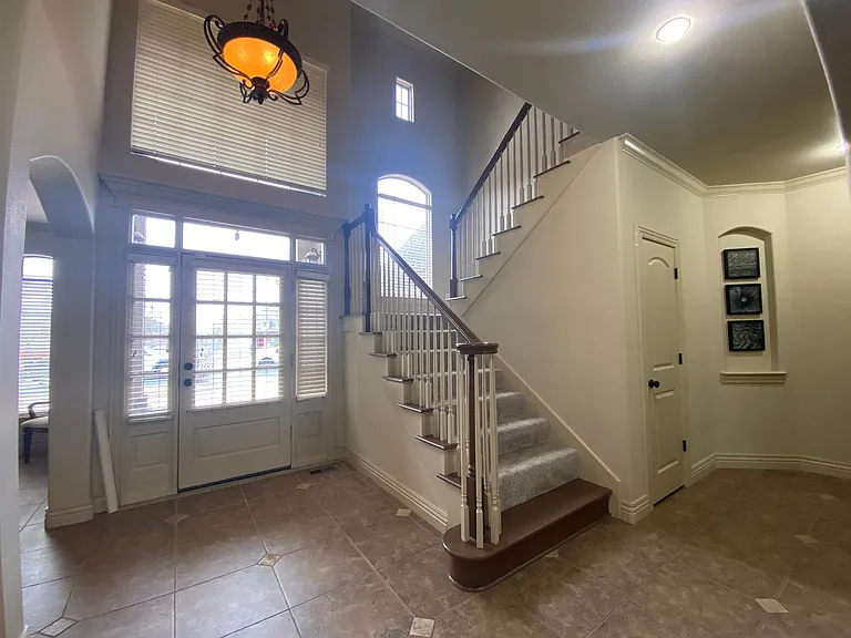 3605 N Narcissus Ave — Photo 5