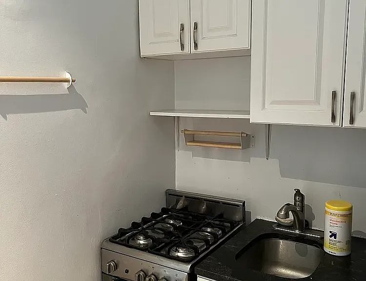 321 E 69th St #2B — Photo 3